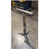 Image 4 : 2 ADJUSTABLE HEAVY DUTY MATERIAL ROLLERS & ADJUSTABLE KING CANADA SHOP LAMP