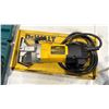 Image 2 : DEWALT DW670 ELECTRIC TRIM ROUTER