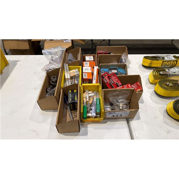 LARGE GROUP OF ASSORTED DRILL BITS, DRIVER BITS & JIG SAW BLADES