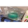 Image 3 : 2 EMERGENCY OXYGEN EQUIPMENT WITH EXTRA TANK