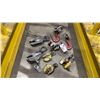 Image 1 : 4 PLATE GRABBERS, 2 HEAVY DUTY LIFTING HOOKS & 2 HOOK SCREW CLAMPS