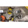Image 2 : 3 HOOK SCREW CLAMPS, 2 HEAVY DUTY LIFTING HOOKS & 3 PLATE GRABBERS