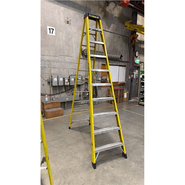 FEATHERLITE YELLOW 10' FIBERGLASS LADDER