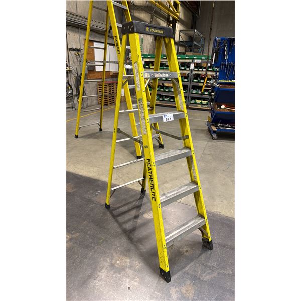 FEATHERLITE YELLOW 6' FIBERGLASS LADDER
