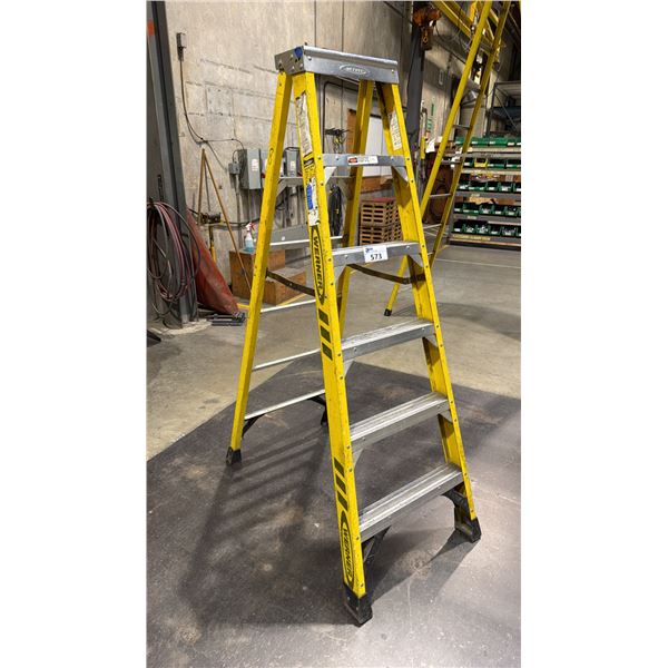 WERNER 6' YELLOW FIBERGLASS LADDER