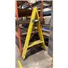 Image 1 : 4 STEEL A FRAME SECTIONS
