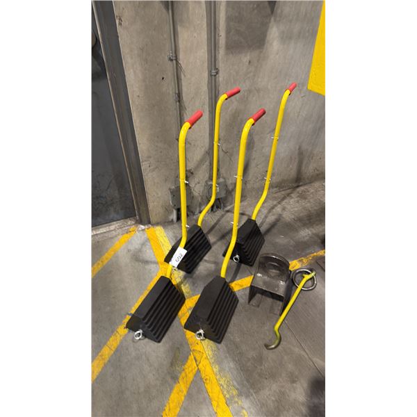 2 PAIRS OF HEAVY DUTY WHEEL CHOCKS WITH HANDLES, YELLOW METAL MATERIAL HOOK & MATERIAL HOLDER