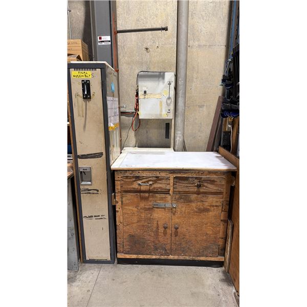 WOODEN STORAGE CABINET WITH PLASTIC TOP & 1 SECTION LOCKER