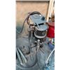 Image 2 : GRACO COMMERCIAL PROFESSIONAL PAINT SPRAYER WITH PAINT GUNS AND