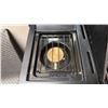 Image 3 : CUISINART STAINLESS STEEL PROPANE BBQ *COMES WITH PROPANE TANK*