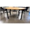 Image 3 : 5FT DIAMETER ROUND LUNCH ROOM TABLE WITH 4 CHAIRS