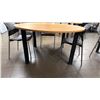Image 3 : 5FT DIAMETER ROUND LUNCH ROOM TABLE WITH 4 CHAIRS