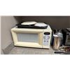 Image 2 : GROUP OF KITCHEN ITEMS - 2 MICROWAVES, TOASTER OVEN, TOASTER, KEURIG COFFEE MAKER