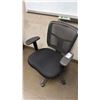 Image 3 : 2 MOBILE ADJUSTABLE OFFICE CHAIRS