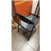 Image 4 : OAK WITH GREEN UPHOLSTERED OFFICE CLIENT CHAIR & ALL METAL BLACK FOLDING CHAIR