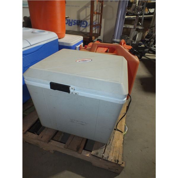 Hot & Cold 12 Volt Electric Cooler