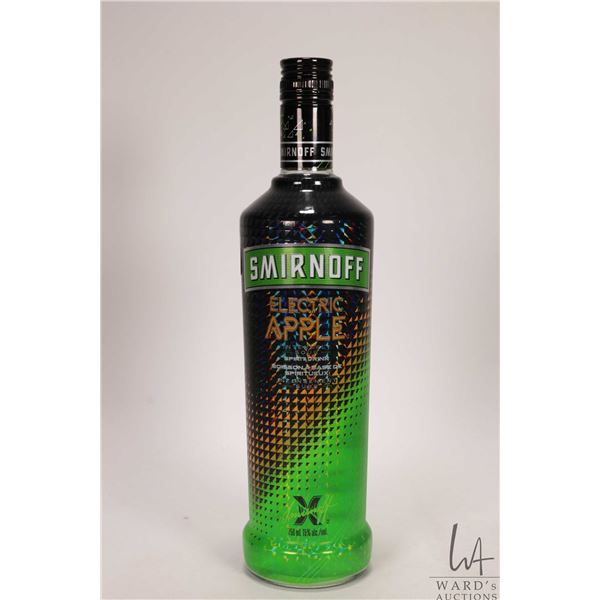 Smirnoff / Electric Apple / Sour Spirit Drink / 750ml / 15% ABV Note: Alcohol cannot be insured by a