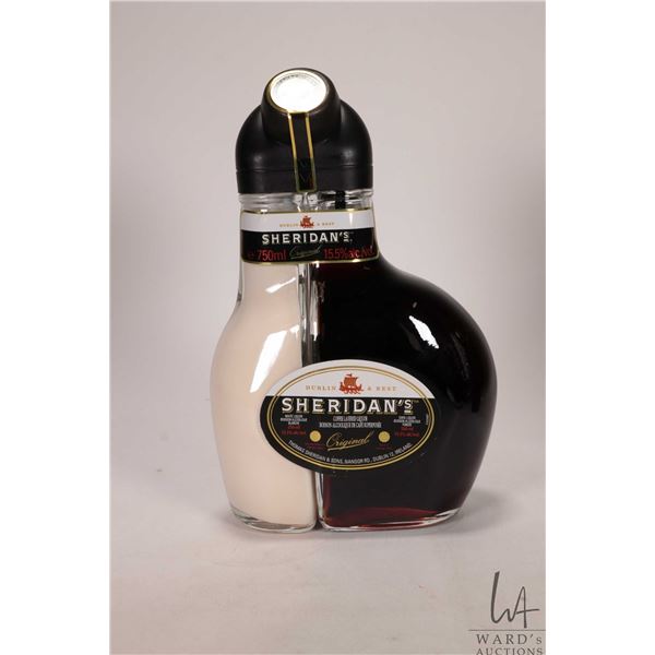 Sheridan's / Coffee Layered Liqour / 250ml White Liqour / 500ml Dark Liqour / 15.5% ABV Note: Alcoho