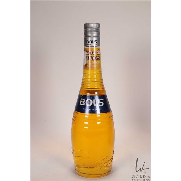 BOLS / Creme de Bananes / 750ml / 17% ABV Note: Alcohol cannot be insured by any courier in Canada. 