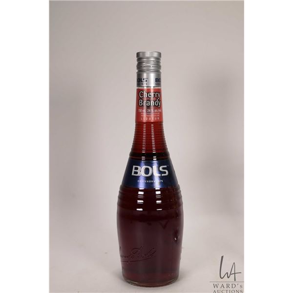 BOLS / Cherry Brandy / 750ml / 24% ABV Note: Alcohol cannot be insured by any courier in Canada. Loc