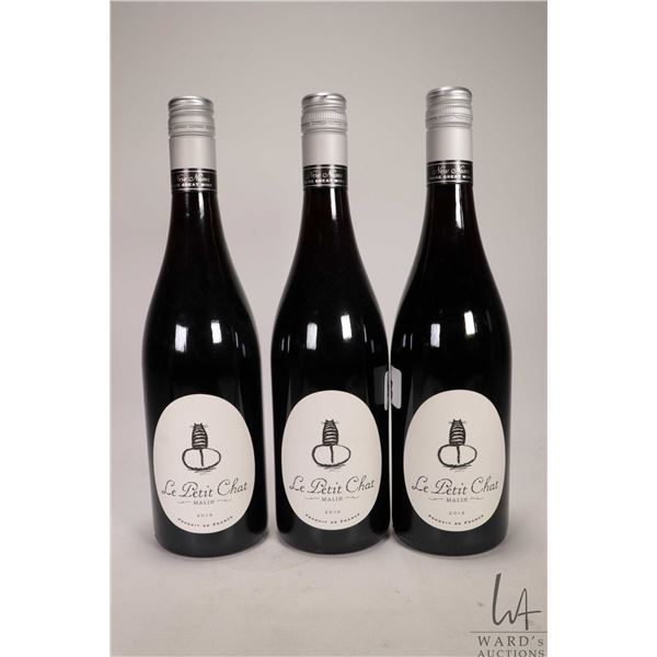 3 bottles of Le Petit Chat / Malin / 750ml / 12.5% ABV Note: Alcohol cannot be insured by any courie
