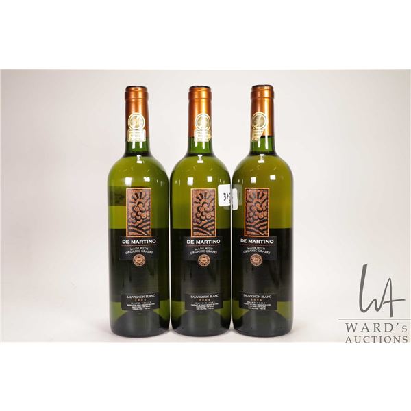 3 bottles of De Martino / Sauvignon Blanc / 750ml / 13% ABV Note: Alcohol cannot be insured by any c