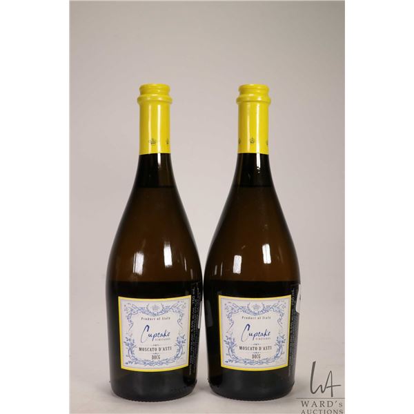 2 bottles of Cupcake Vineyards / Moscato D'Asti / 750ml / 5.5% ABV Note: Alcohol cannot be insured b