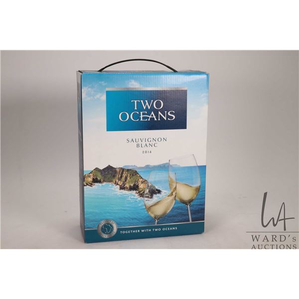 Two Oceans / Sauvignon Blanc / 4L / 12% ABV Note: Alcohol cannot be insured by any courier in Canada
