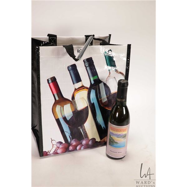 6 bottles of Hoodsport / Rhubarb Wine / 375ml / 11% ABV, includes wine carrier bag. Note: Alcohol ca