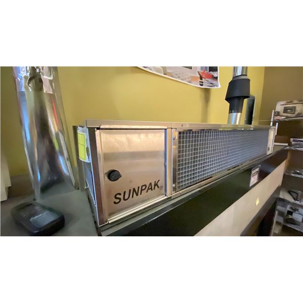 SUNPAK S-34 INFRARED DYNAMIC NATURAL GAS PATIO HEATER.