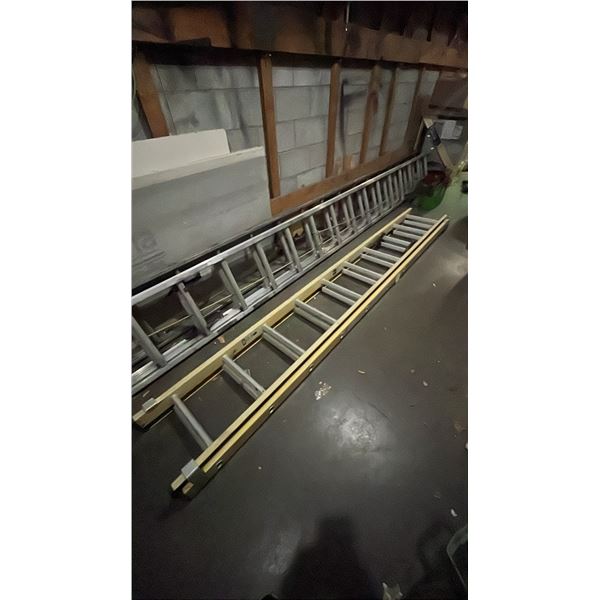 FEATHERLITE 20' FIBERGLASS EXTENSION LADDER. YELLOW