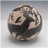 Image 1 : Abraham Rodriguez, Mata Ortiz Sgraffito Wildlife Vase