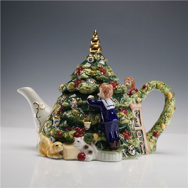 Waterford Holiday Heirlooms Trimming the Tree Teapot