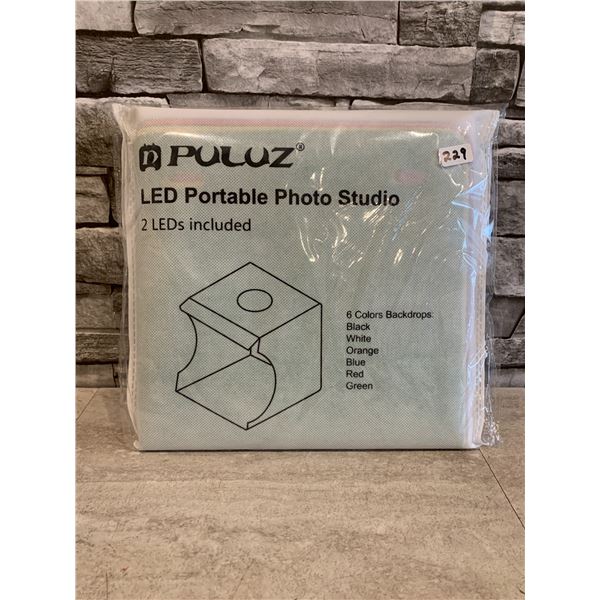 Puluz LED Portable Photo Studio 2LEDs Included 6 Colour Backdrops