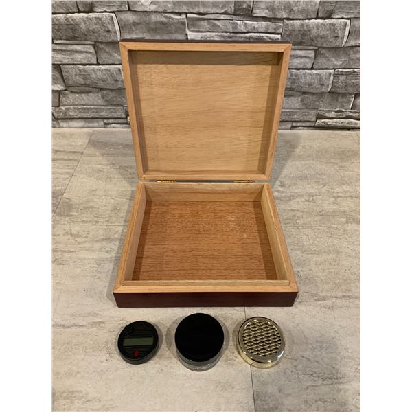 Cherry Finish Spanish Cedar Humidor with Magnetic Seal & Humidifier Gel