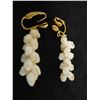 Image 4 : Pair White Momi Kipona Shell Dangle Earrings 1.75"L