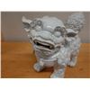 Image 5 : White Ceramic Fu Dog Guardian Lion Figurine 16"L