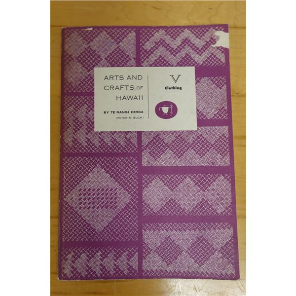 Arts & Crafts of Hawaii by Te Rangi Hiroa (Peter H. Buck) Section V Clothing, 7"W