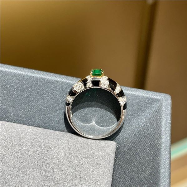 18K Gold Emerald Ring