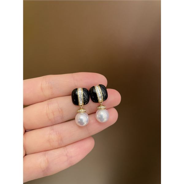 18K Gold Pearl Earrings