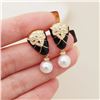 Image 3 : 18K Gold Onyx Pearl Earrings