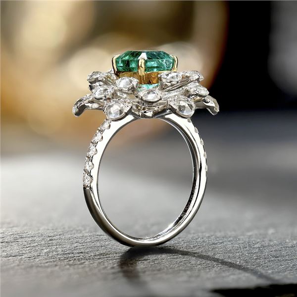 18K Gold Emerald Ring