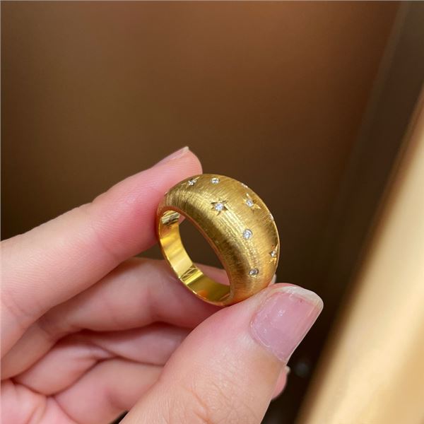 18K Gold Brushed Diamond Ring