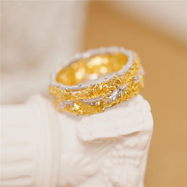 18K Gold Diamond Maple Leaf Ring