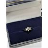 Image 6 : 10K WHITE GOLD 2.79G SAPPHIRE 0.5CT & DIAMOND