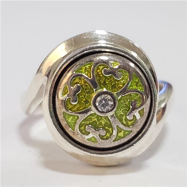 SILVER CUBIC ZIRCONIA RING (~SIZE 8)(WEIGHT 9.58G)