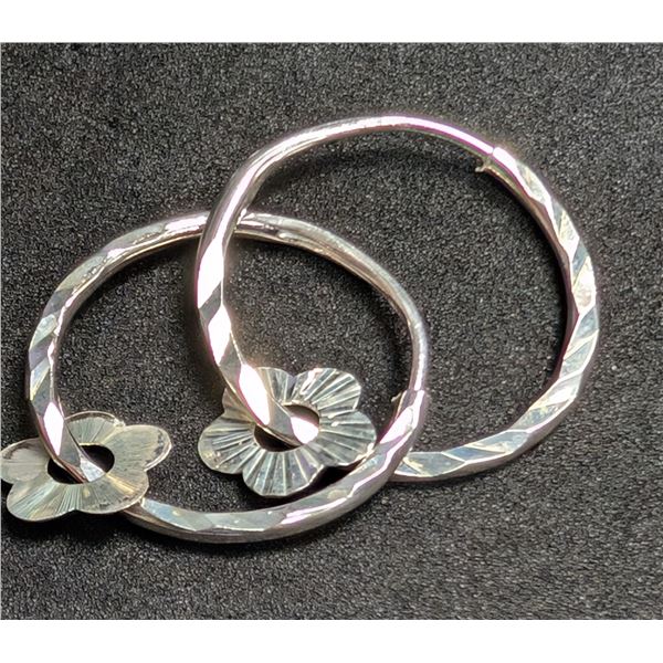 SILVER 1.1G HOOP EARRINGS