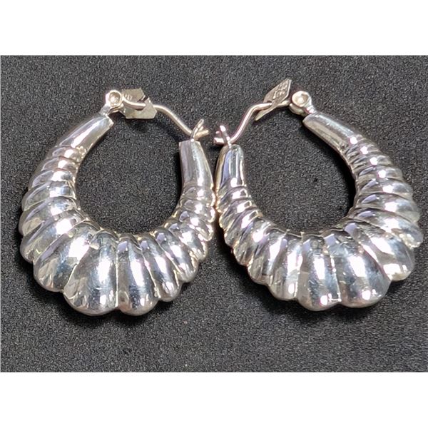 SILVER 7.7G EARRINGS