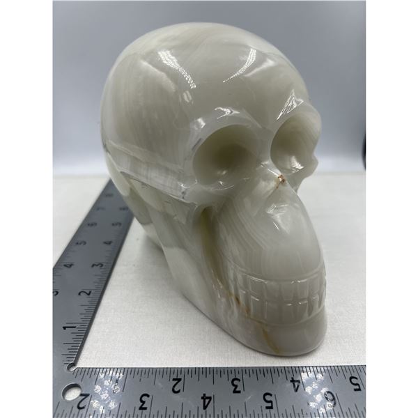 7 X 5.3 INCH  LARGE ONXY CLACITE SKULL RETAIL $1200