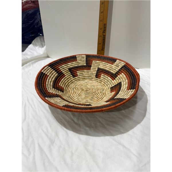 Weaved basket